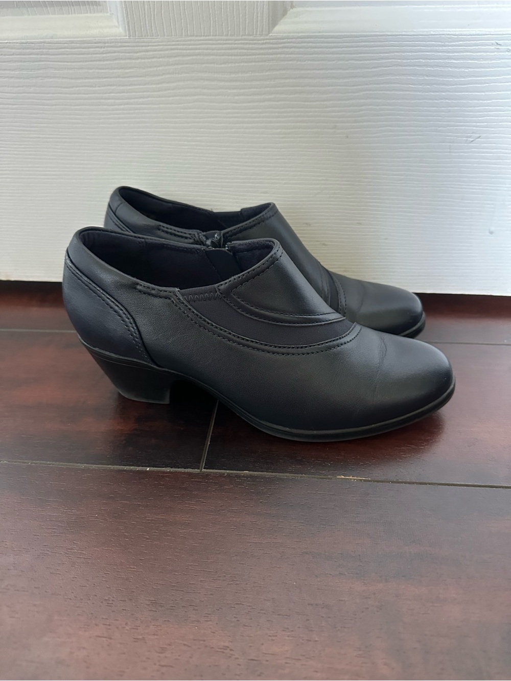 Size 7.5 Clarks Women’s Emslie Monet Navy Leather Comfort Block Heel Shoes - Picture 3 of 8